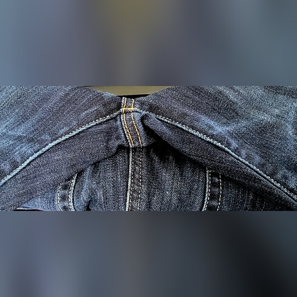 Like New American Eagle Artist Crop Cropped Ankle Dark Wash Low Rise Blue Jeans - Picture 4 of 8